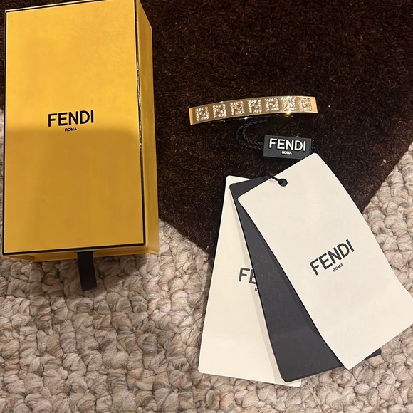 Fendi barette - Picture 5 of 5